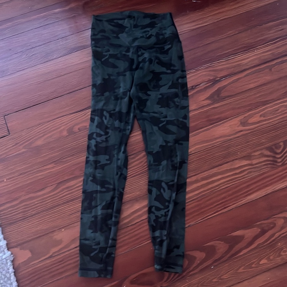 Lululemon Camo Wunder Under Leggings Size 4